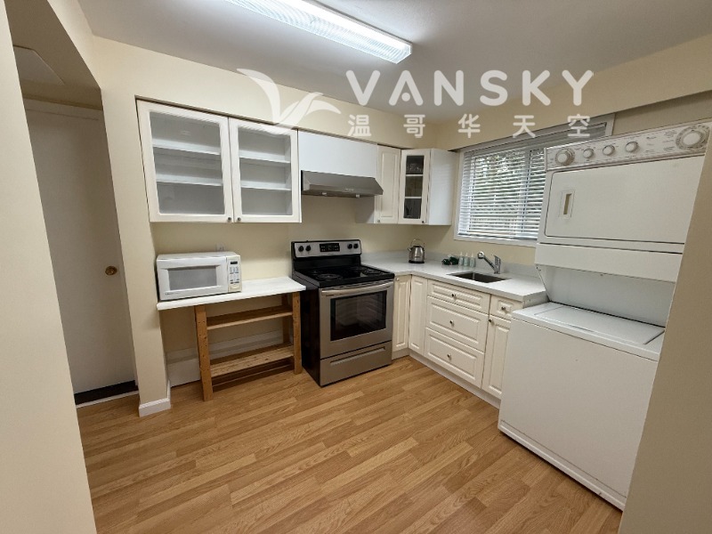 260525205219_Kitchen 1.jpg